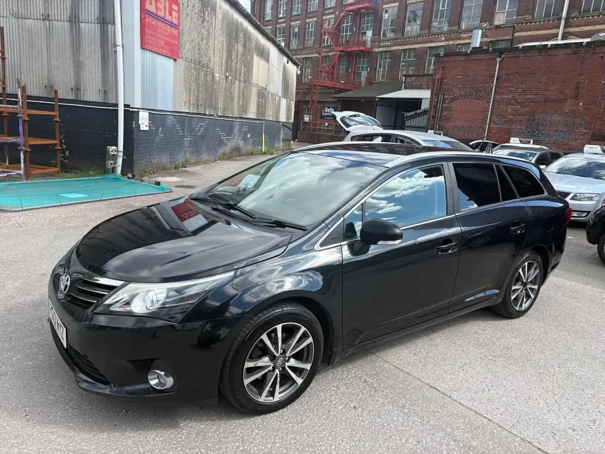 Used Toyota Avensis 2013 Black Estate