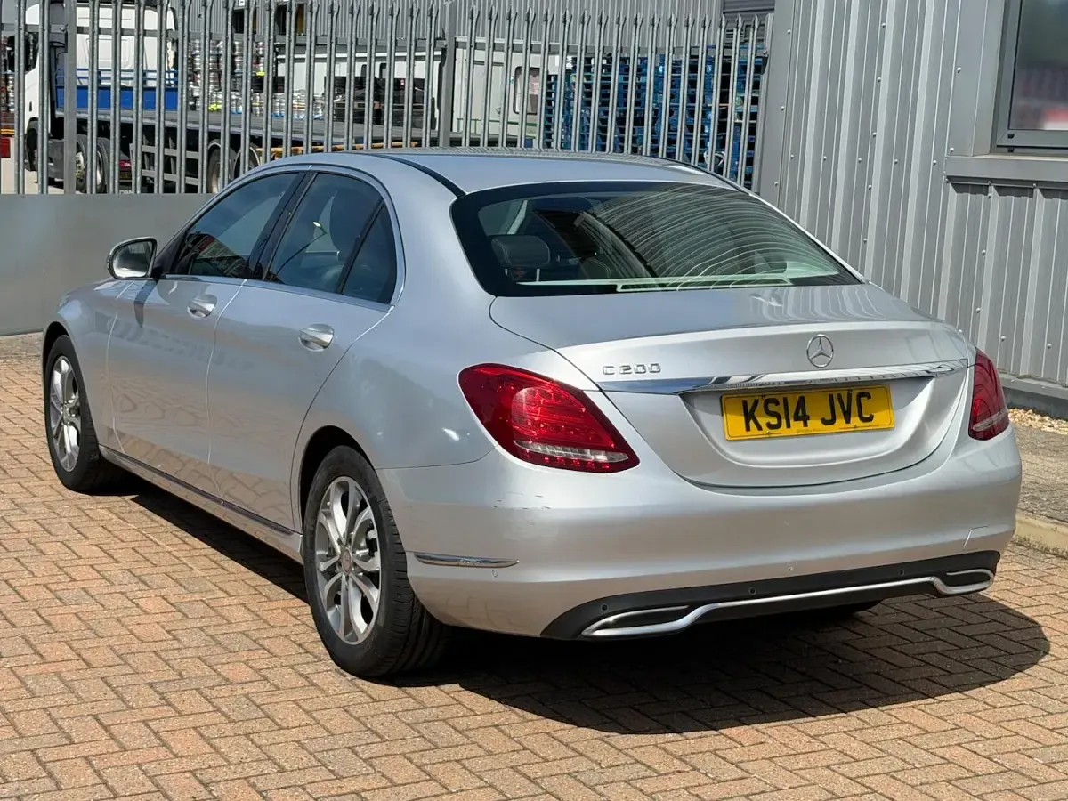 Used Mercedes C200 184 HP (135 kW) 2014 Silver Sedan