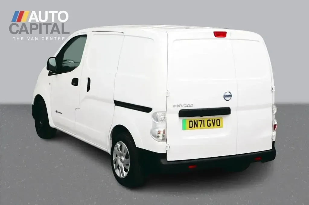 Used Nissan e-NV200 Acenta 80 kW (109 HP) 2021 White MPV