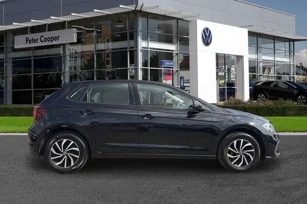 Used VW Polo Life 95 HP (69 kW) 2023 Black Hatchback