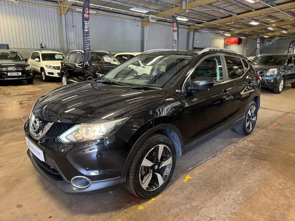 Used Nissan Qashqai N-Connecta 110 HP (80 kW) 2016 Black SUV