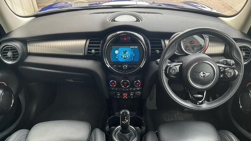 Usado Mini Cooper Exclusive 134 HP (98 kW) 2020 Azul Citadino