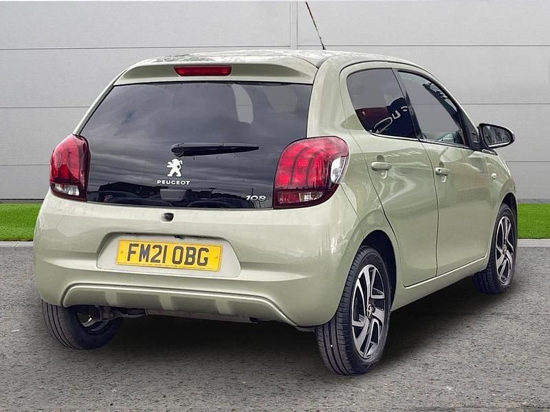 Used Peugeot 108 Collection 71 HP (52 kW) 2021 Green