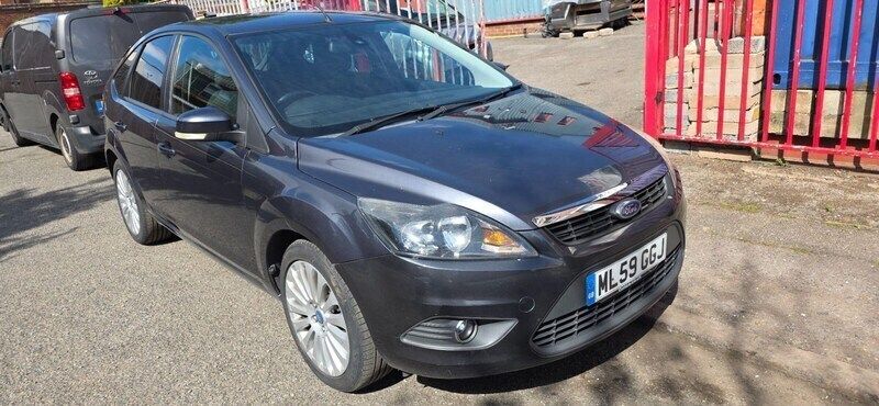 Grey Used 2009 Ford Focus Titanium Hatchback | £1,990 (Good price) - Image 1/4