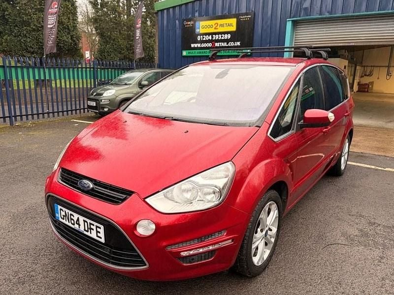 Used Ford S-MAX Titanium 140 HP (102 kW) 2014 Red MPV