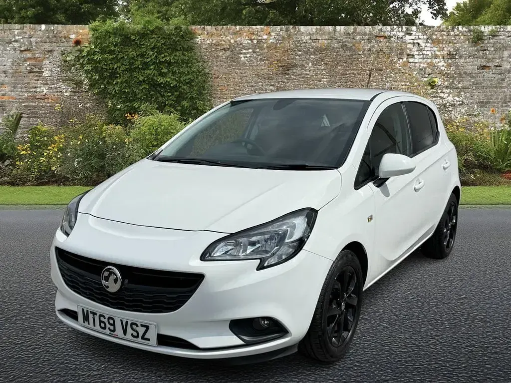 Used Vauxhall Corsa S 90 HP (66 kW) 2019 White Hatchback
