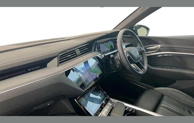 Usado Audi Q8 e-tron Black Edition 250 kW (340 HP) 2023 Preto SUV