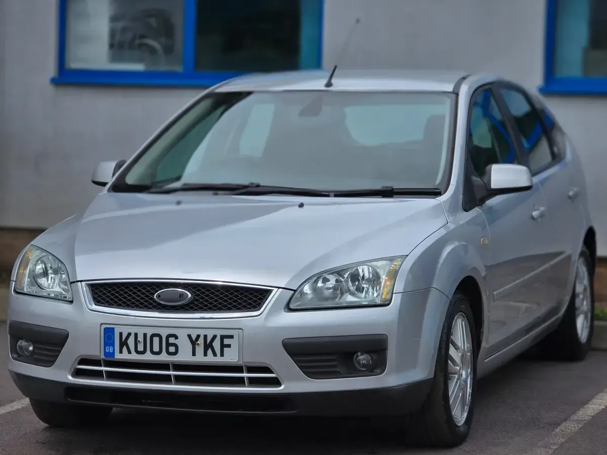 Used Ford Focus Ghia 2006 Silver Hatchback