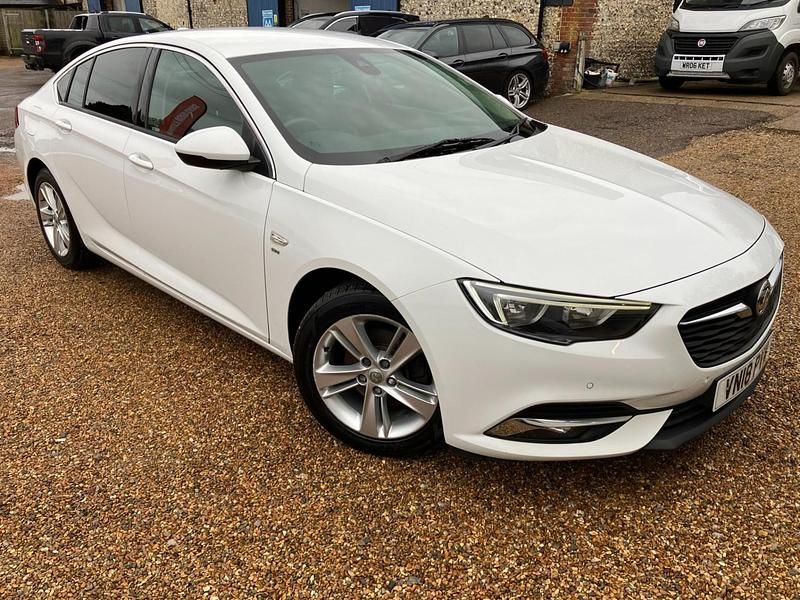 Used Vauxhall Insignia Family 2018 White Hatchback
