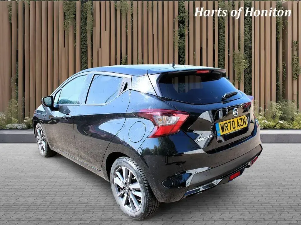 Begagnad Nissan Micra Tekna 2020 Svart Halvkombi