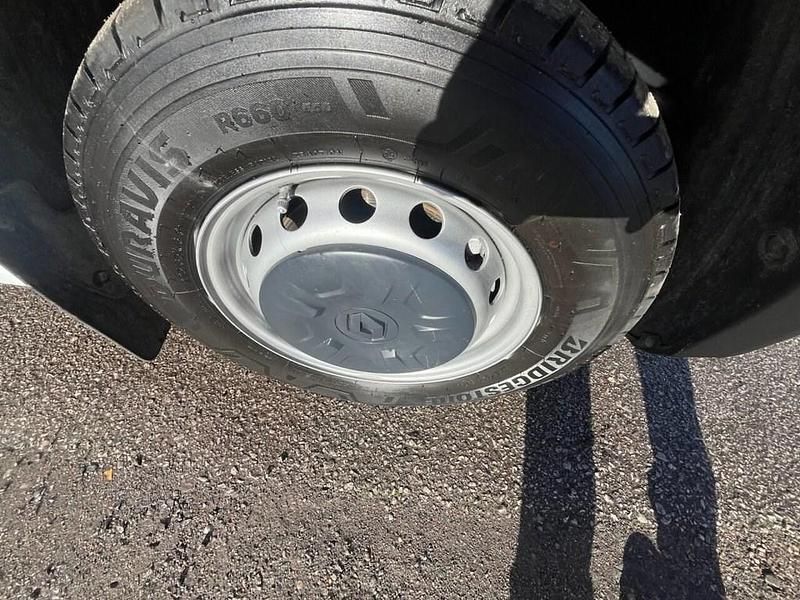 Used Renault Master Business 2023 White MPV