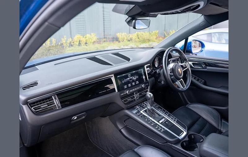 Used Porsche Macan S 348 HP (255 kW) 2020 Blue SUV