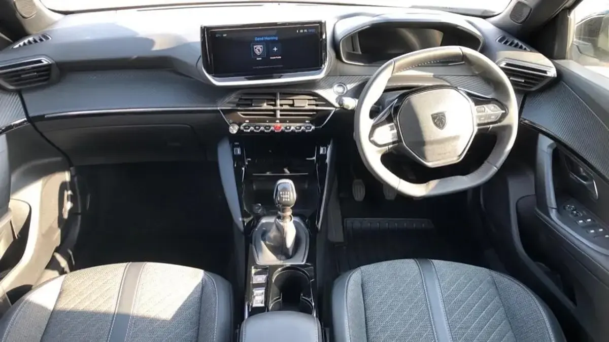 Used Peugeot 2008 Allure 129 HP (94 kW) 2024 White SUV
