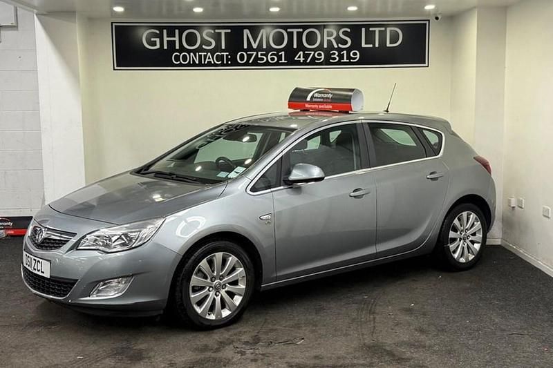 Silver Used 2011 Vauxhall Astra Elite Hatchback | £3,495 (Fair price) - Image 1/1