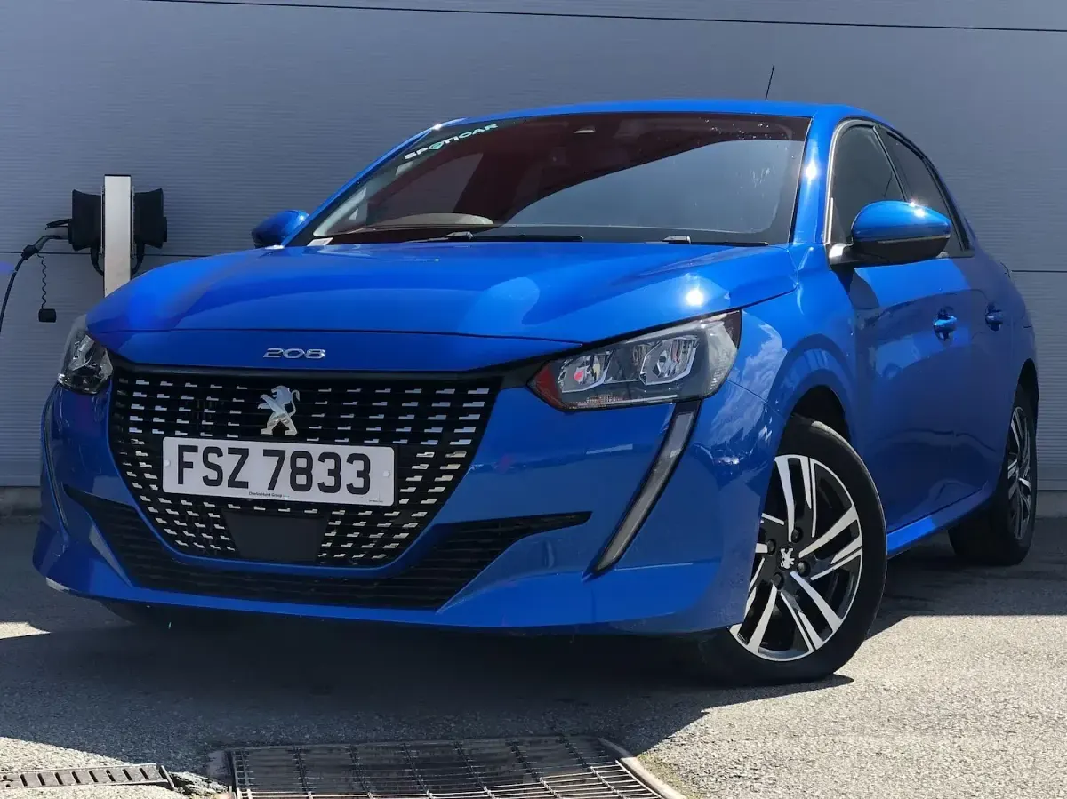 Used Peugeot 208 Allure Premium 99 HP (72 kW) 2022 Blue Hatchback
