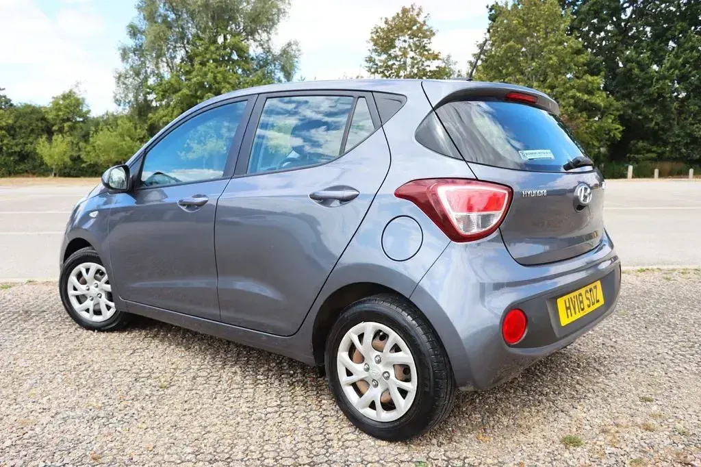 Used Hyundai i10 SE 66 HP (48 kW) 2018 Grey Hatchback