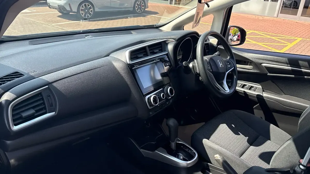 Used Honda Jazz SE 102 HP (75 kW) 2018 Grey Hatchback