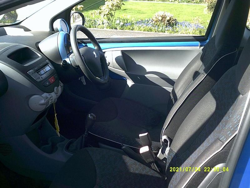 Begagnad Peugeot 107 68 HK (50 kW) 2010 Blå Halvkombi