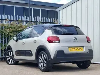 Used Citroën C3 PureTech 83 HP (61 kW) 2023 Beige Hatchback