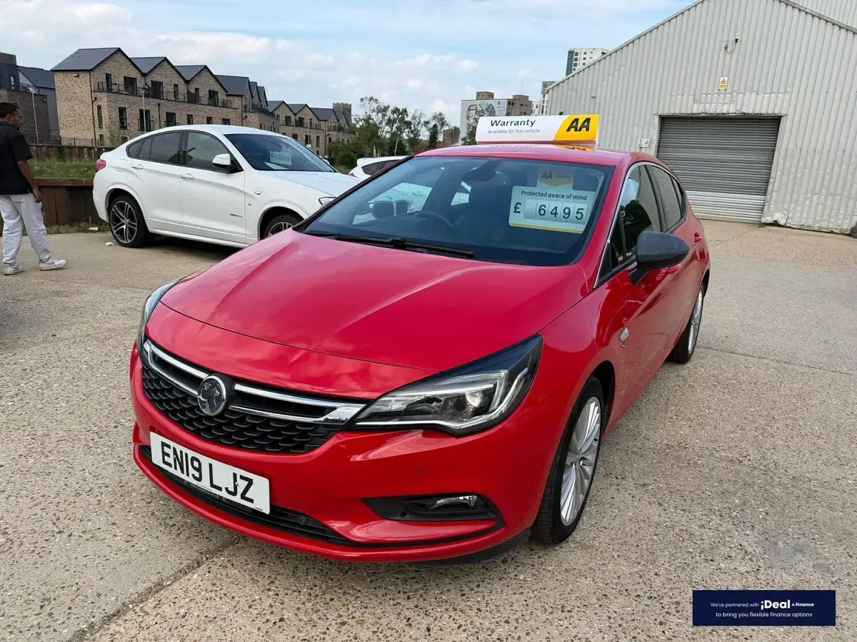 Used Vauxhall Astra Elite 150 HP (110 kW) 2019 Red Hatchback