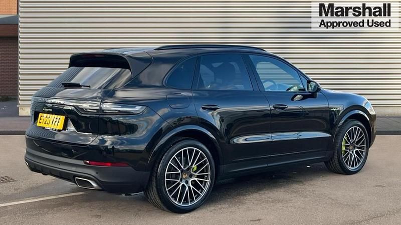 Used Porsche Cayenne 462 HP (339 kW) 2023 Black SUV