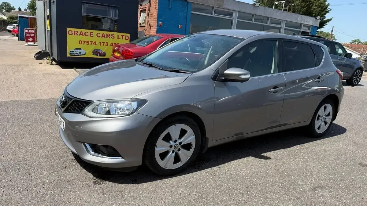 Used Nissan Pulsar Tekna 110 HP (80 kW) 2015 Grey Hatchback