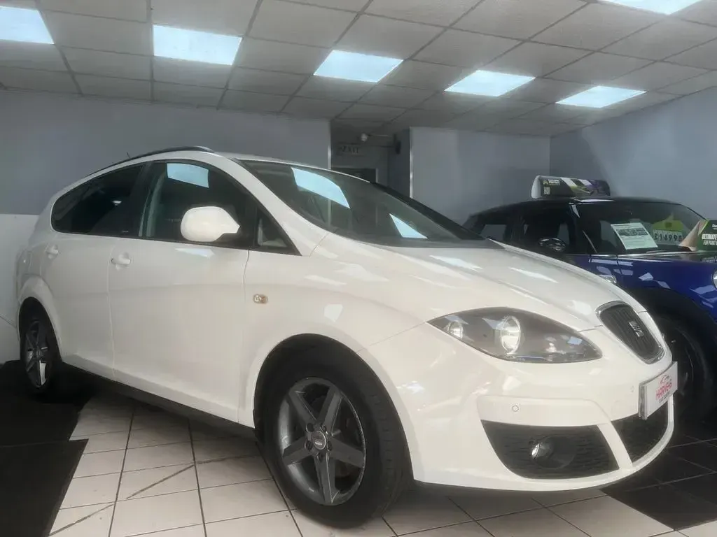 Used Seat Altea XL I-Tech 105 HP (77 kW) 2015 White MPV