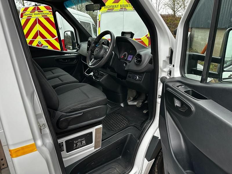 Used Mercedes Sprinter Progressive 170 HP (125 kW) 2022 White Van