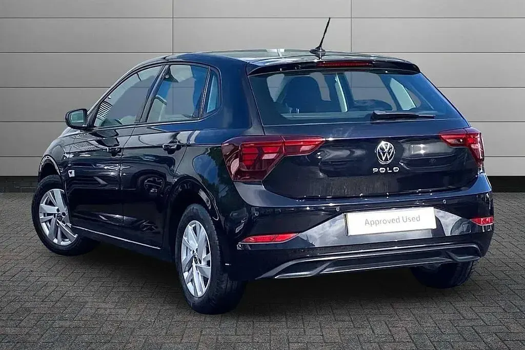 Used VW Polo Life 95 HP (69 kW) 2022 Deep black Hatchback