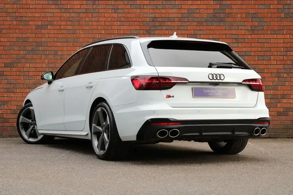 Used Audi S4 Black Edition 347 HP (255 kW) 2020 White Estate