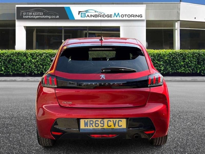 Second-hand Peugeot 208 Allure 75 CP (55 kW) 2020 Roșu Hatchback