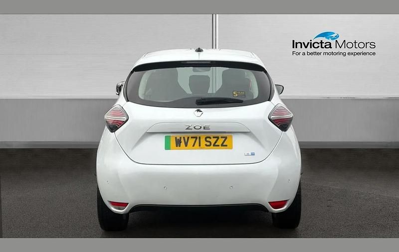 Used Renault Zoe Iconic 80 kW (109 HP) 2021 White Hatchback