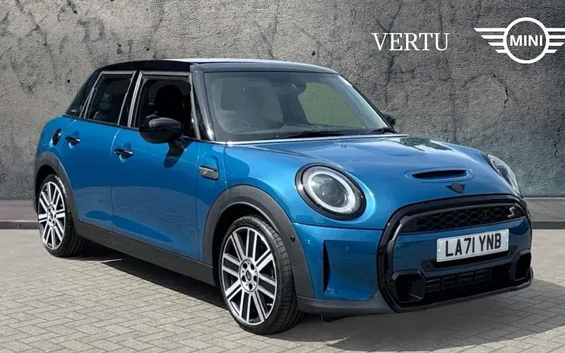Używany Mini Cooper S Exclusive 178 KM (130 kW) 2022 Hatchback