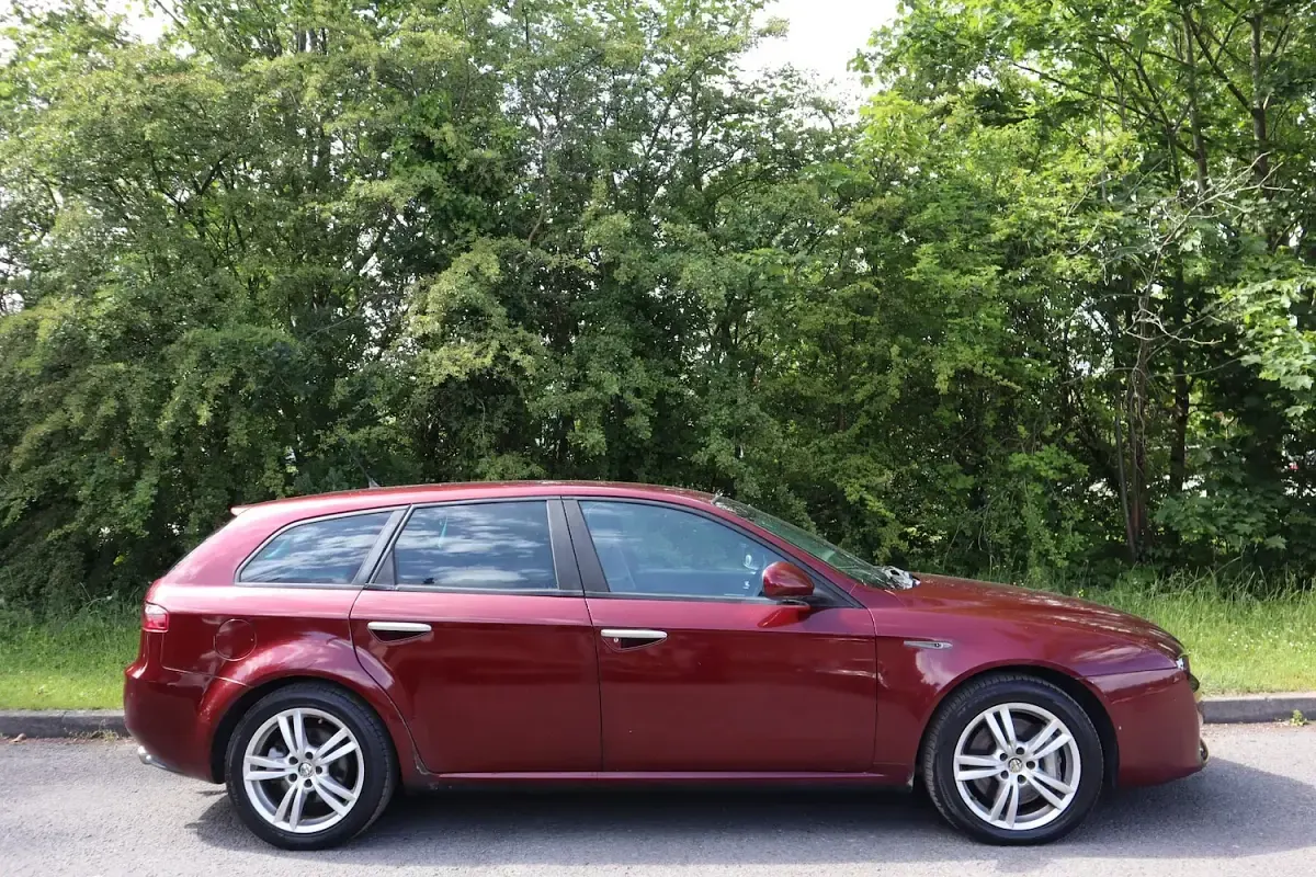 Used Alfa Romeo 159 Lusso 200 HP (147 kW) 2007 Red Estate