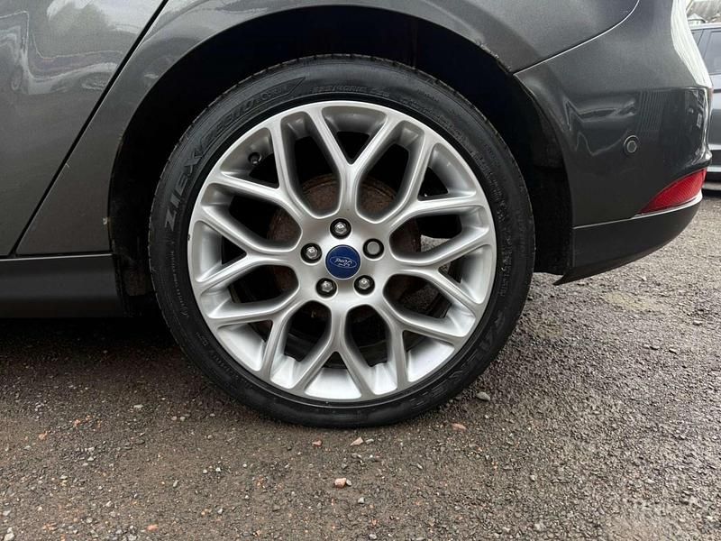 Used Ford Focus Titanium X 125 HP (91 kW) 2016 Grey Hatchback