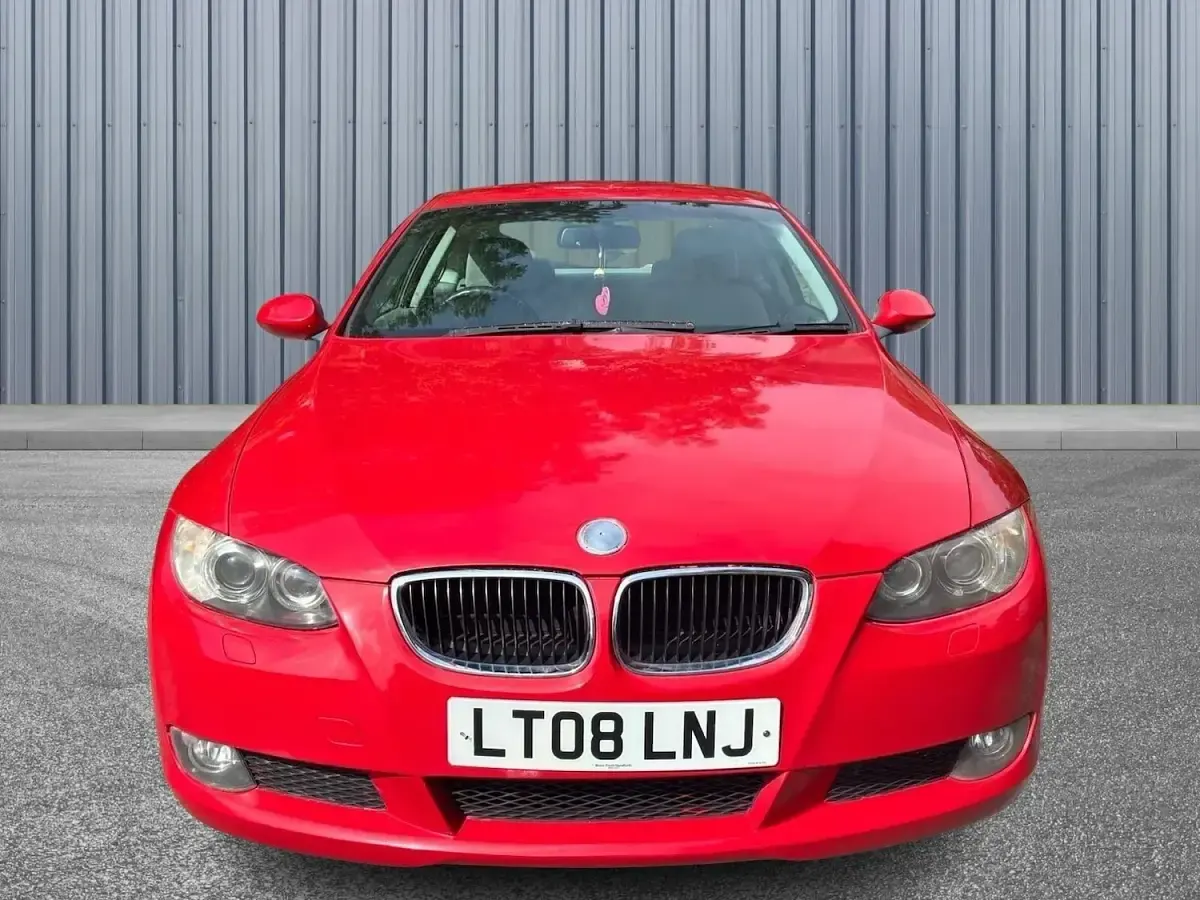 Used BMW 320 167 HP (122 kW) 2008 Red Coupe