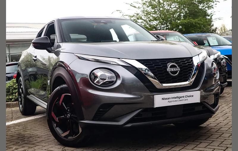 Used Nissan Juke N-Connecta 112 HP (82 kW) 2023 Grey SUV