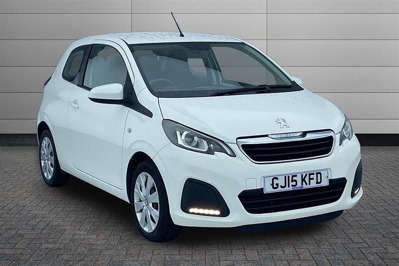 Used Peugeot 108 Active 68 HP (50 kW) 2015 White Hatchback