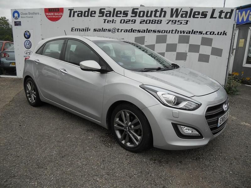 Silver Used 2016 Hyundai i30 Premium Hatchback | £6,495 (Fair price) - Image 1/4