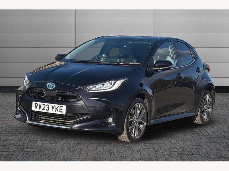 Used Toyota Yaris Hybrid 116 HP (85 kW) 2023 Black Hatchback
