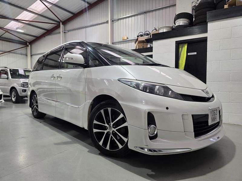 Used Toyota Estima 170 HP (125 kW) 2013 White MPV