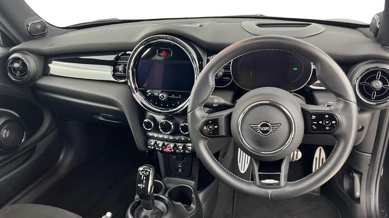 Usado Mini Cooper Sport 136 HP (100 kW) 2022 Preto Citadino