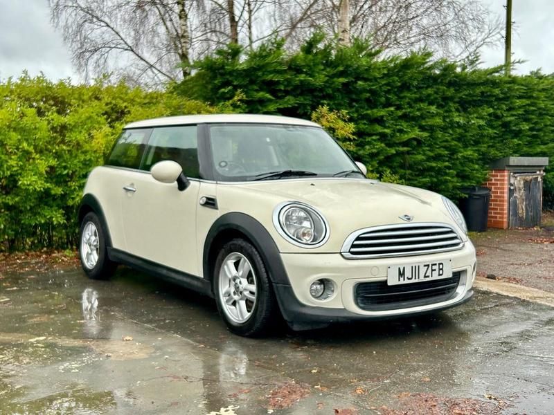 White Used 2011 Mini ONE Hatch Hatchback | £2,995 (Fair price) - Image 1/4