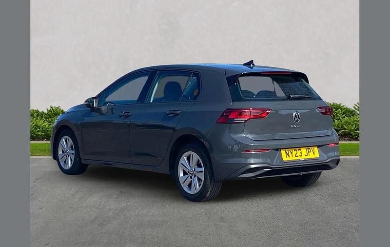 Used VW Golf VIII Life 110 HP (80 kW) 2023 White Hatchback