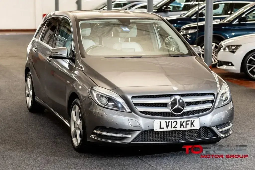 Used Mercedes B180 122 HP (89 kW) 2012 Grey Hatchback