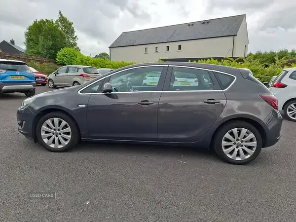 Used Vauxhall Astra Elite 115 HP (84 kW) 2014 Grey Hatchback