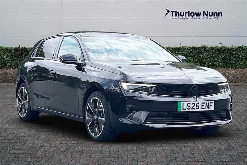 Carbon black Used 2025 Vauxhall Astra Ultimate Hatchback | £32,990 - Image 1/4
