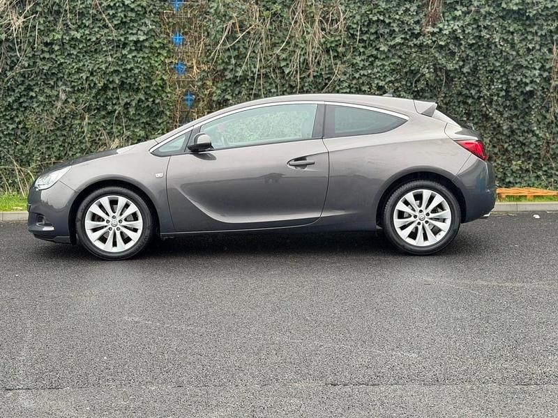 Used Vauxhall Astra GTC SRi 165 HP (121 kW) 2014 Grey Hatchback