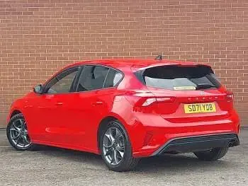 Used Ford Focus ST-Line 125 HP (91 kW) 2021 Red Hatchback
