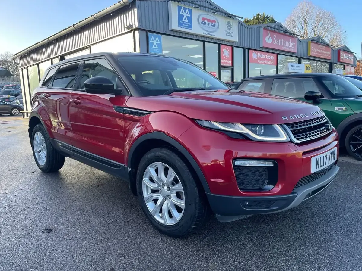 Używany Land Rover Range Rover evoque SE 2017 Czerwony Kombi
